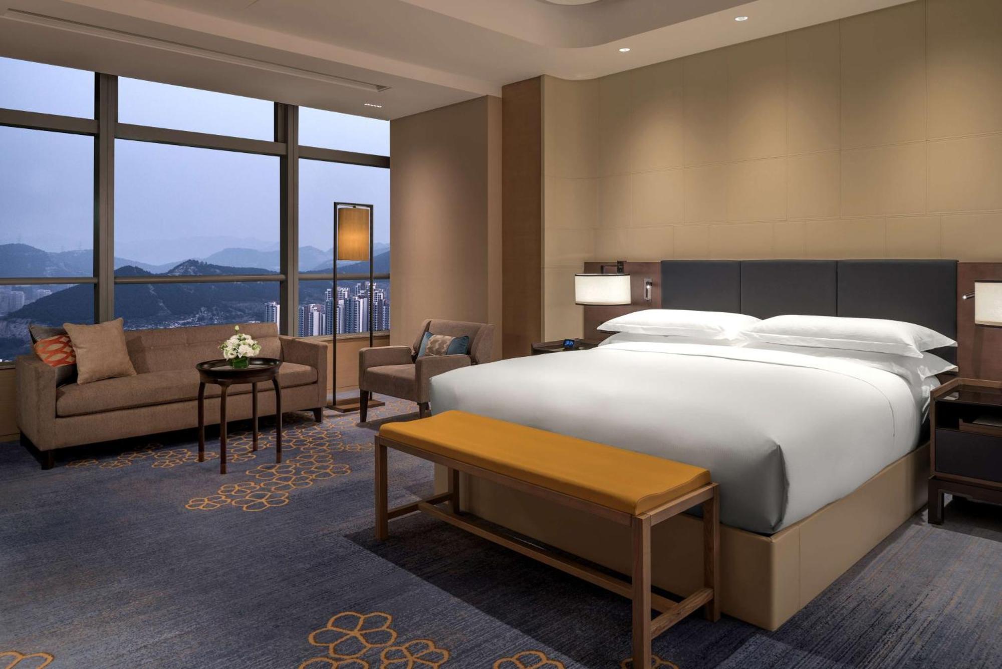 Hilton Jinan South Hotel & Residences Exterior photo
