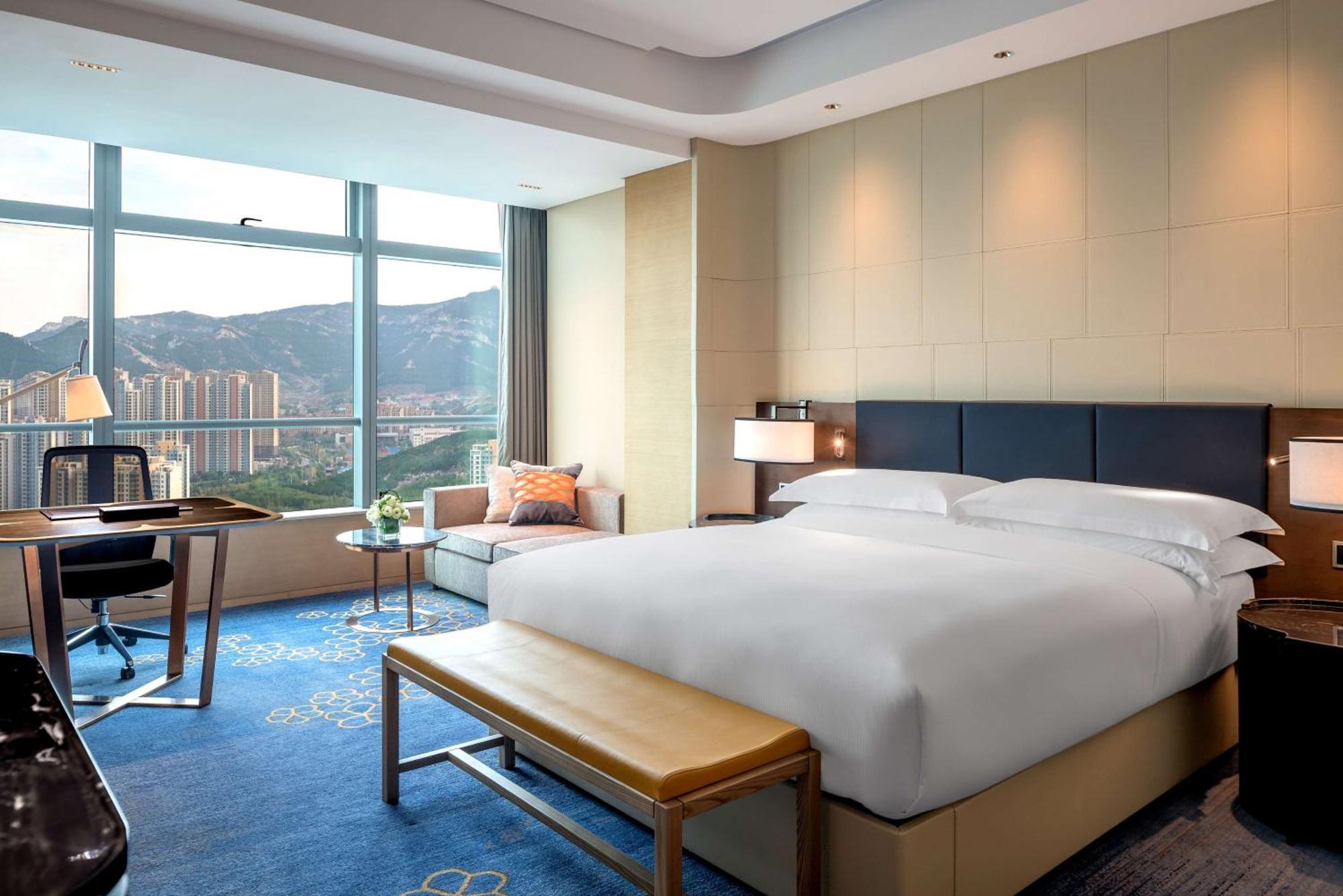 Hilton Jinan South Hotel & Residences Exterior photo