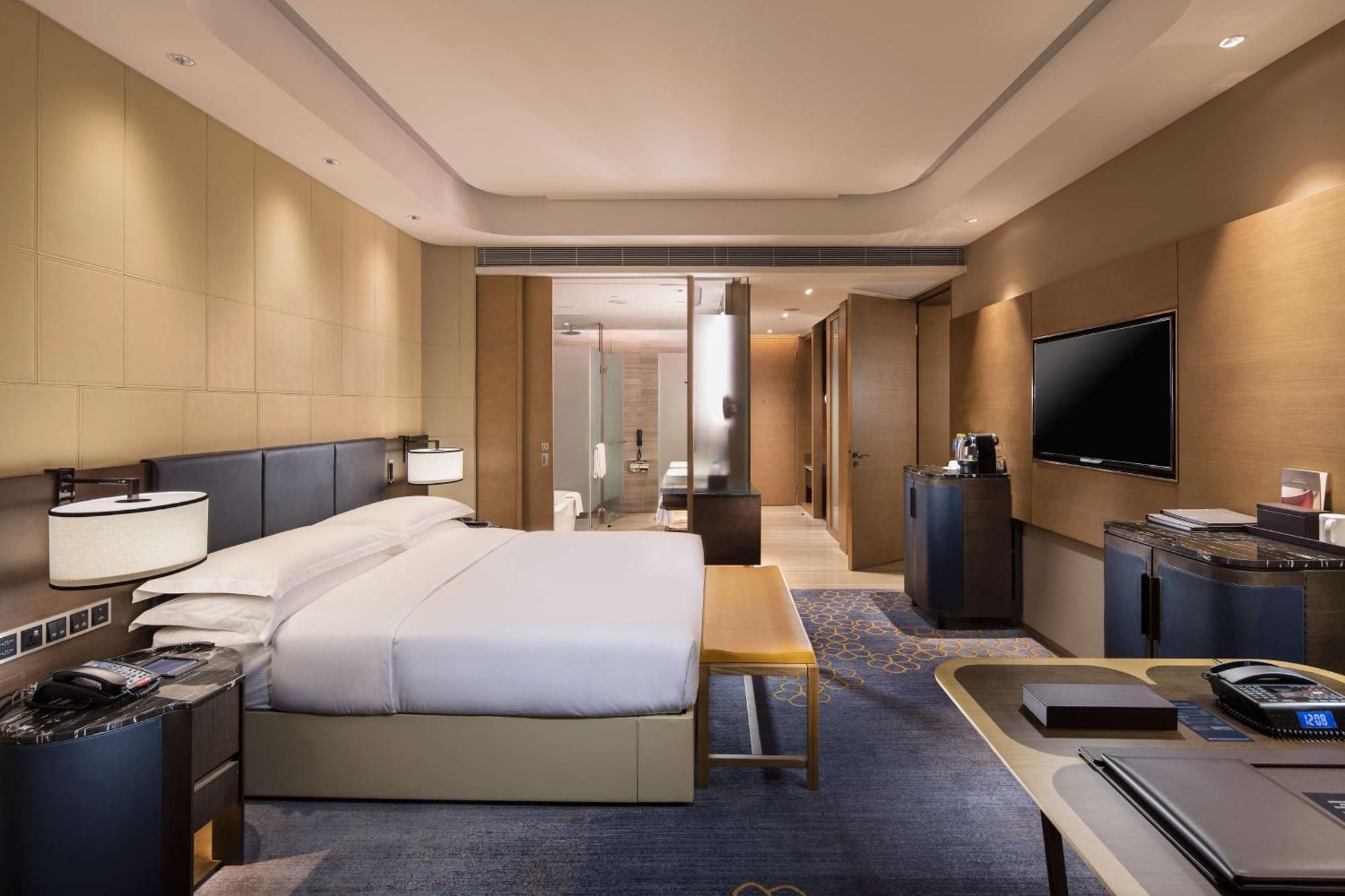 Hilton Jinan South Hotel & Residences Exterior photo